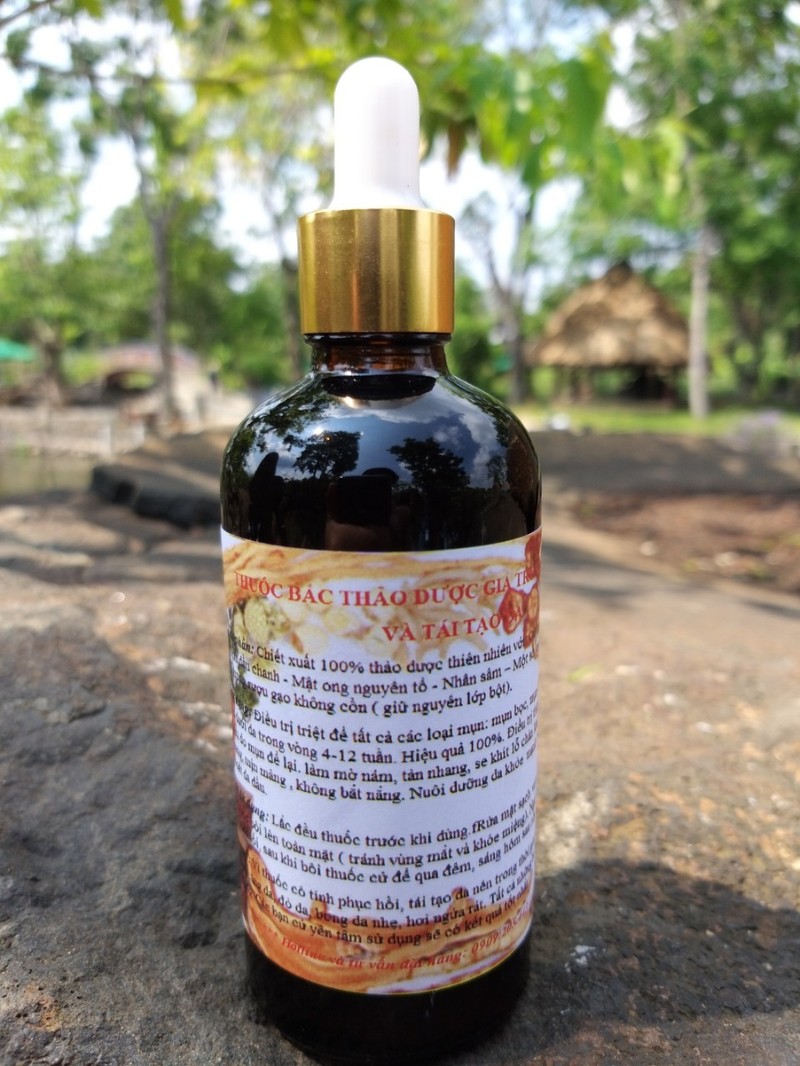 thuốc bắc trị mụn gia truyền & tái tạo da nhân sâm 100ml