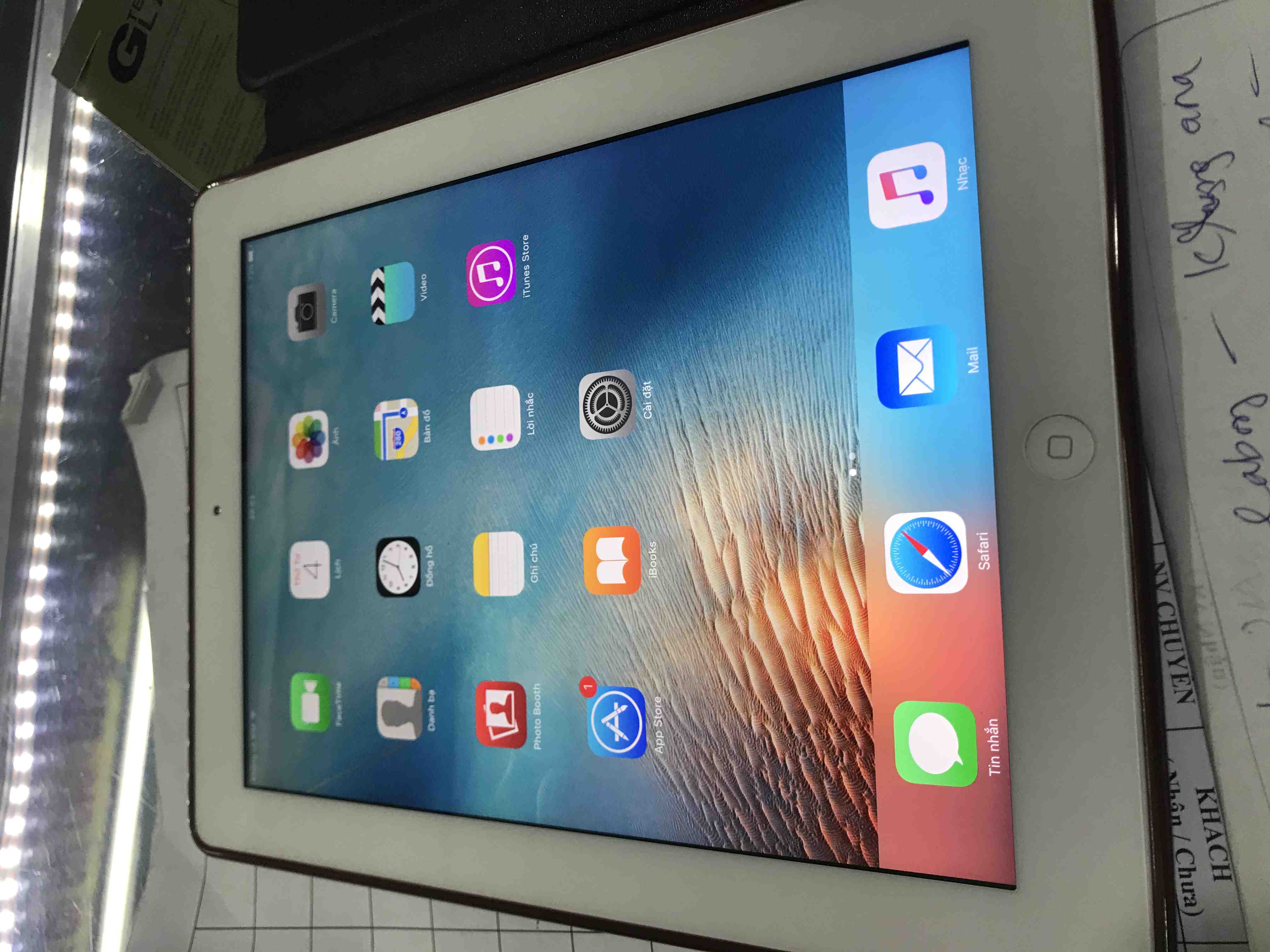 Hình ảnh may tinh bang ipad 2 chinh hang