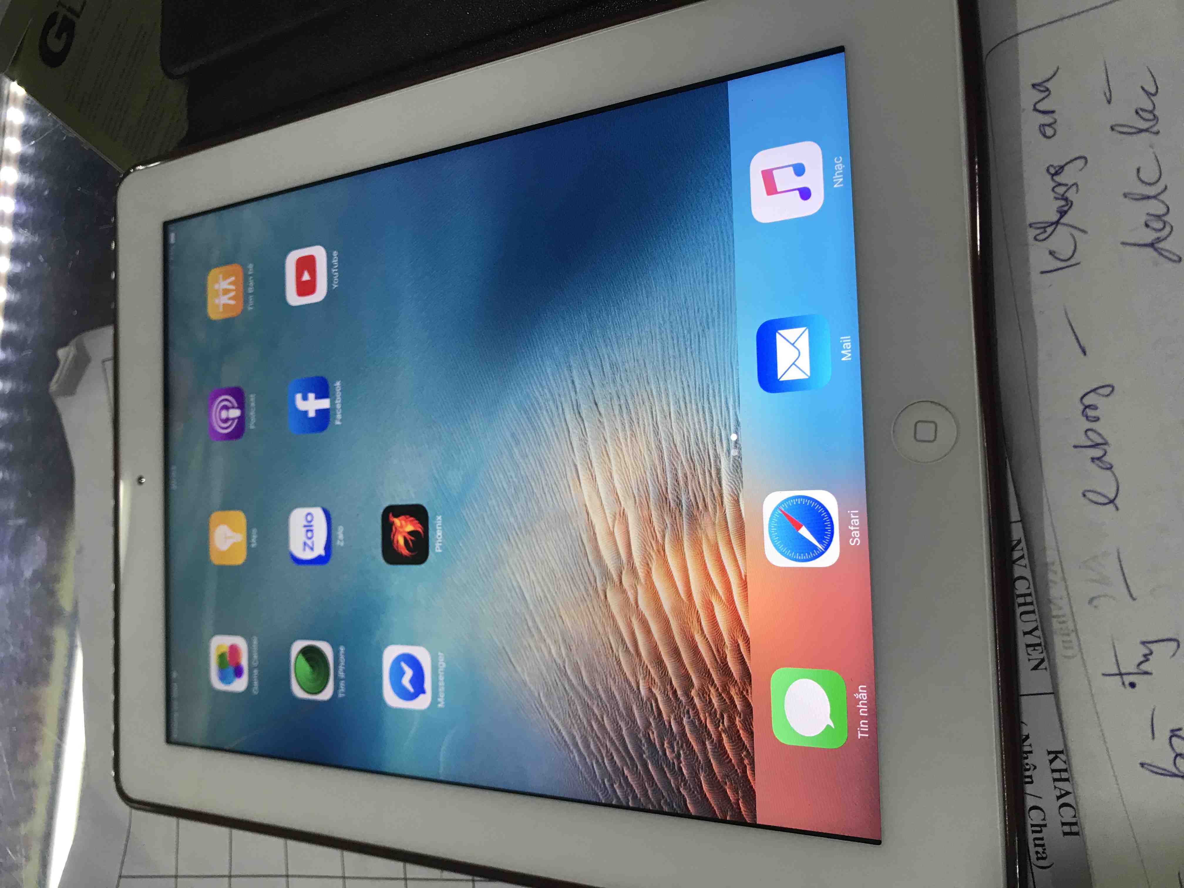 Hình ảnh may tinh bang ipad 2 chinh hang