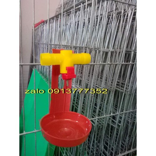 Máng+núm uống nước tự động cho gà.cút,giá 180k /10 bộ