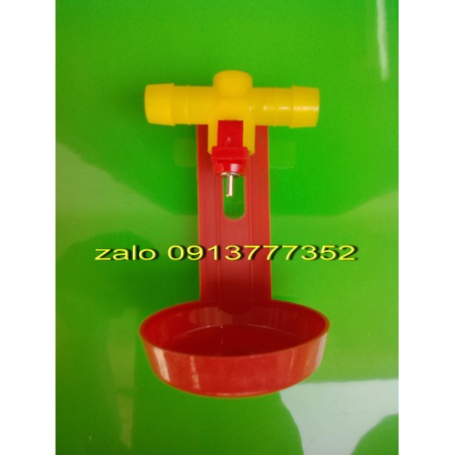 Máng+núm uống nước tự động cho gà.cút,giá 180k /10 bộ