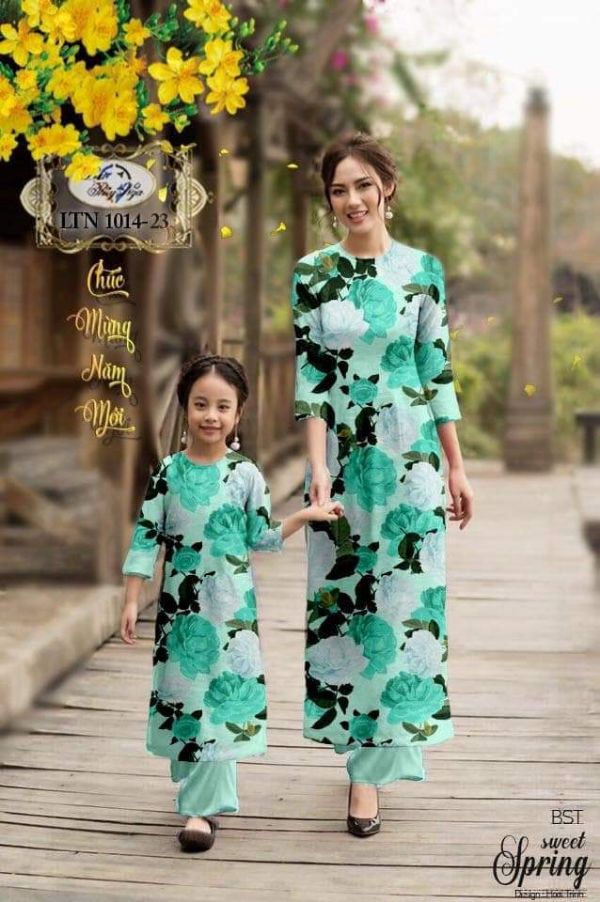 Áo dài mẹ và bé