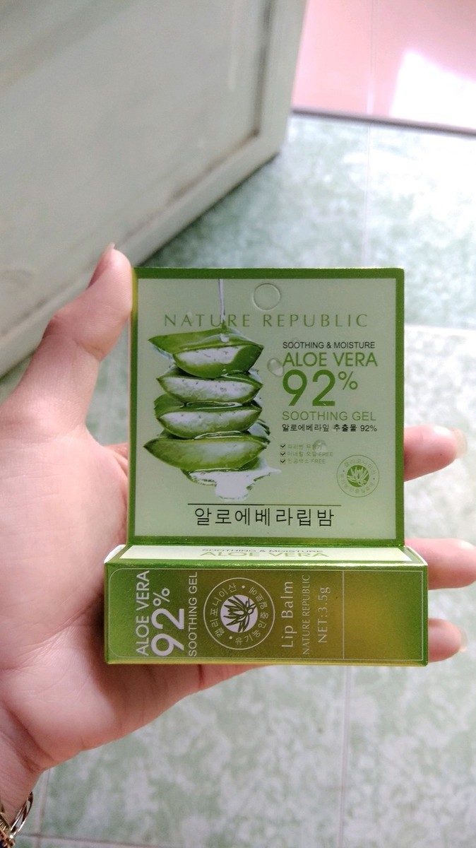 Son dưỡng môi Aloe Vera