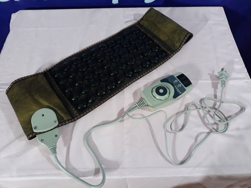 đai đá nóng ngải cứu