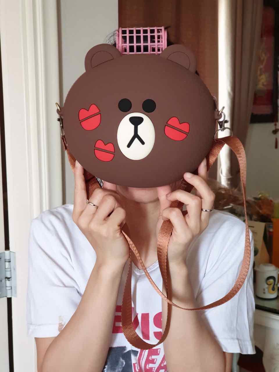 Túi đeo chéo gấu brown cao môi hôn