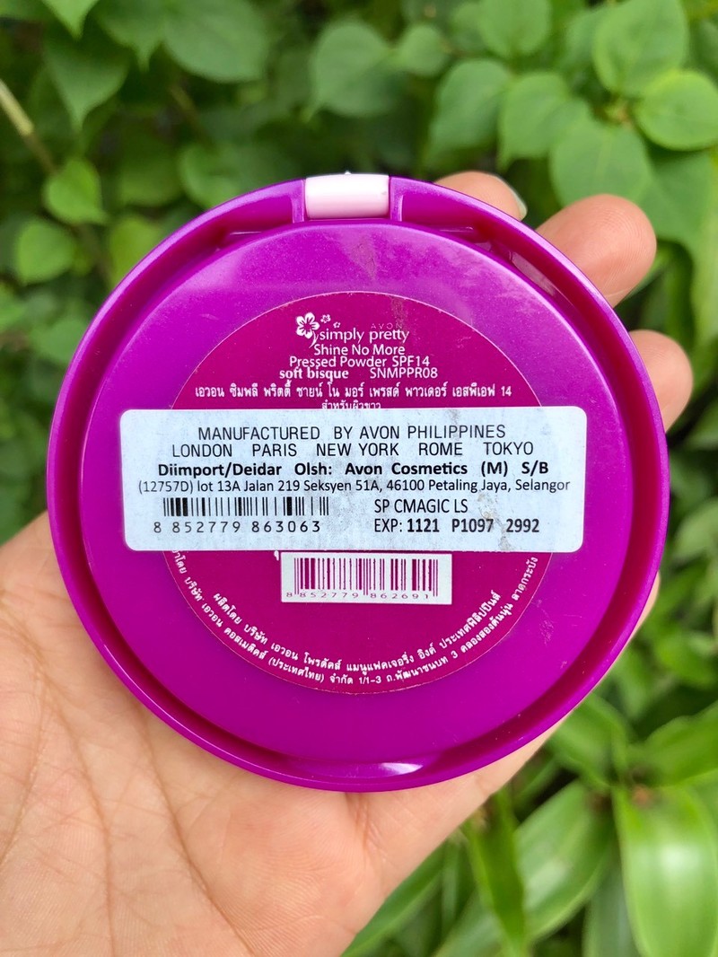 Phấn nền AVON Simply Pretty tone tự nhiên - hộp tím