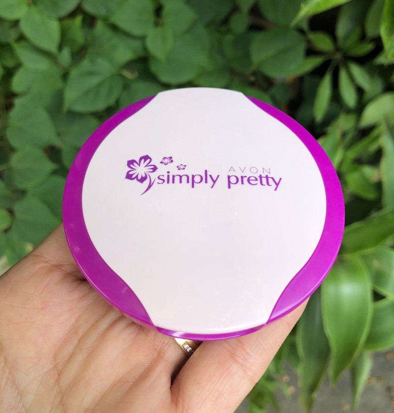 Phấn nền AVON Simply Pretty tone tự nhiên - hộp tím