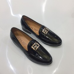 >> SO SÁNH GIÁ GIÀY TÂY NAM RẺ TPHCM | Shopee Lazada Sendo Tiki 64 Giày tây nam da bóng đai kim loại vàng lịch lãm phong cách may đế hàng cao cấp giá rẻ Vina Store