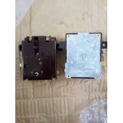 Rơ le bình nóng lạnh Ariston tím.