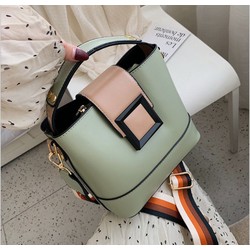 Túi Đeo chéo khóa vuông HQC 377