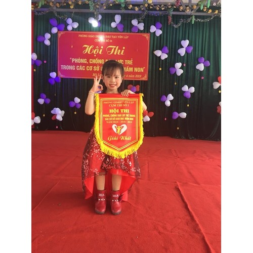 đầm bé gái đuôi tôm sát nách