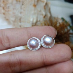 Khuyên tai ngọc trai tím xinh