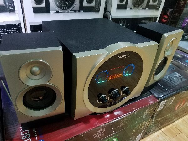 Loa vi tính Enkor V2720