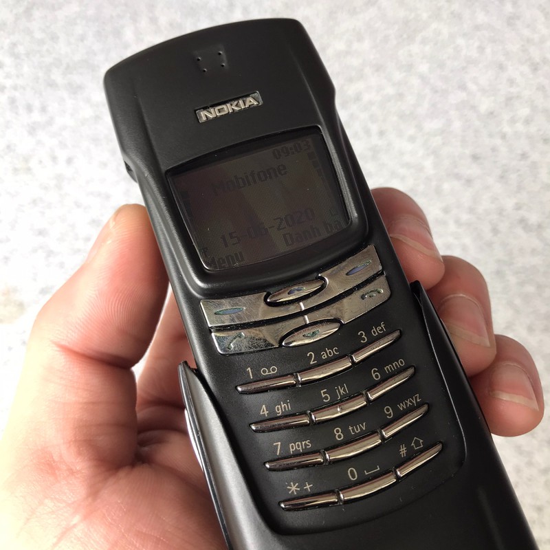 Nokia 8910i - 8