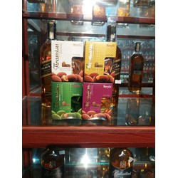 >> SO SÁNH GIÁ SOCOLA TIRAMISU HẠNH NHÂN TRÀ XANH - HỘP GIẤY 200G | Shopee Lazada Sendo Tiki 130 Socola tiramisu BERYLS MALAYSIA - Socola nhân hạnh nhân HŨ 100GRAM VÀ HŨ 200 GRAM - đủ 4 vị hsd: 2020
