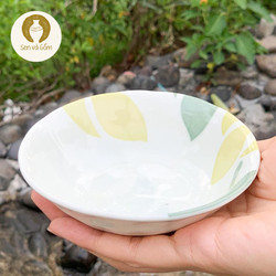 Đĩa gốm sâu lòng hình chiếc lá vàng chiếc lá xanh đan xen Sen và Gốm SVG3660