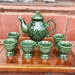 Vỏ chai rượu. chivas 18