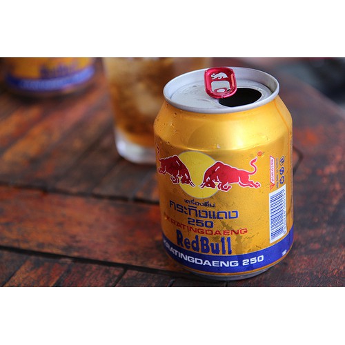 03 Lon Bò Húc Thái Lan Xịn 250Ml