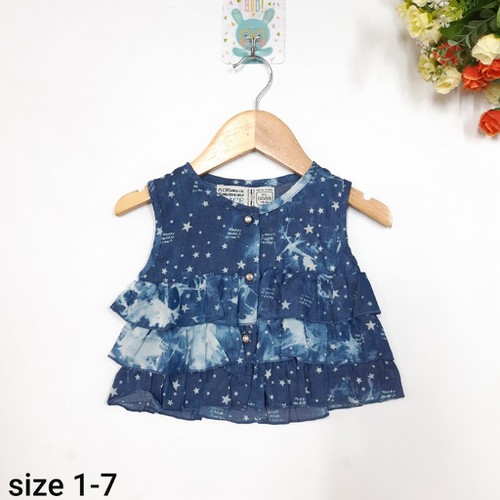 Babyzone 139 A-H197-69K-Áo sát nách bé gái, chất đũi mềm, màu xanh jean, in hình sao, 3 tầng, đính nút, madfe in Việt Nam