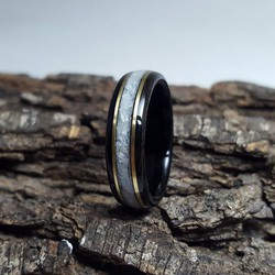 nhẫn gỗ mun cẩn đồng và đá xà cừ