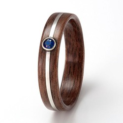 nhẫn gỗ walnut cẩn bạc, đá topaz