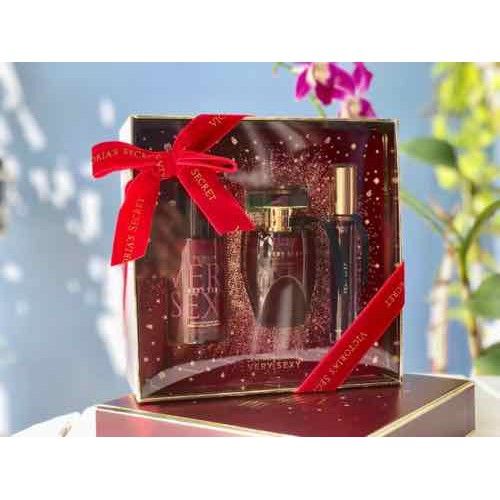 24213662 , 10693625 , 15_10693625 , 1950000 , Hop-qua-tang-giftset-very-sexy-cua-victoria-secrets-gift-fragrance-phien-ban-xmas-2020-cua-my-chai-50ml-edp-15_10693625 , sendo.vn , Hộp quà tặng giftset very sexy của victoria secret’s gift fragrance phi Hộp quà tặng giftset very sexy của victoria secret’s gift fragrance phiên bản xmas 2020 của mỹ chai 50ml edp