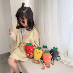 Túi đeo chéo cho bé hình củ cà rốt xinh xắn