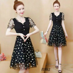 Đầm xoè lưới phối hoa
