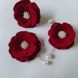 Hoa cài áo Canto màu đỏ nhung, hoa cài áo handmade
