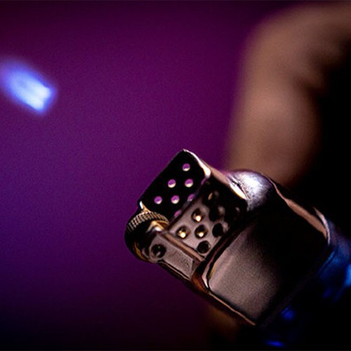 Trò chơi ảo thuật thú vị : Ngọn lửa lơ lửng