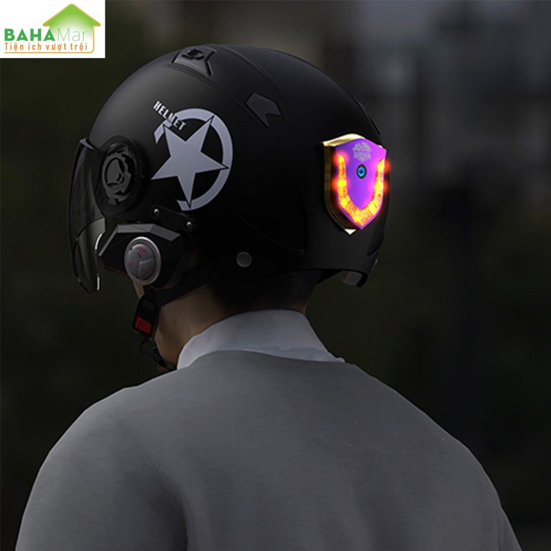 ĐÈN LED CẢNH BÁO DÁN MŨ BẢO HIỂM, DÁN XE MÁY CÓ SẠC ĐIỆN BAHAMAR cảnh báo hiệu quả và giúp lái xe an toàn hơn với công nghệ đốt Titan làm cho sản phẩm độc đáo hơn. - 0347 1