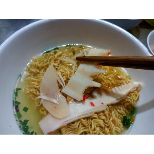 Măng Ớt Mác Mật Lạng Sơn (đặc sản) lọ 1,5kg bảo đảm ngon ( Măng ngâm cay )