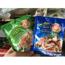 2 gói Gia vi cơm chiên VEDAN 25g: cơm chiên hải sản và cơm chiên dương châu thập cẩm, khẩu phần cho 4 người. Date 12.2022 2 gói Gia vi cơm chiên VEDAN 25g: cơm chiên hải sản và cơm chiên dương châu thập cẩm, khẩu phần cho 4 người. Date 12.2022