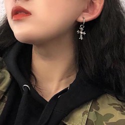 KHUYÊN TAI NAM UNISEX - KHUYÊN TAI VÒNG MIX CHARM CHỮ THẬP CHROMEHEARTS - XUÂN SHOP CHUYÊN KHUYÊN NHẬP THÁI KHUYÊN TAI NAM UNISEX - KHUYÊN TAI VÒNG MIX CHARM CHỮ THẬP CHROMEHEARTS - XUÂN SHOP CHUYÊN KHUYÊN NHẬP THÁI