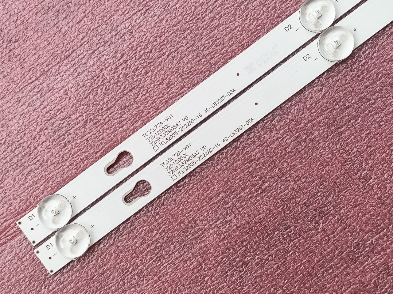 BỘ THANH ĐÈN LED TIVI TCL 32 D3000 MỚI 100%, HÀNG ZIN HÃNG, BỘ 2 THANH MỖI THANH 5 BÓNG 6V DÀI 56,4cm