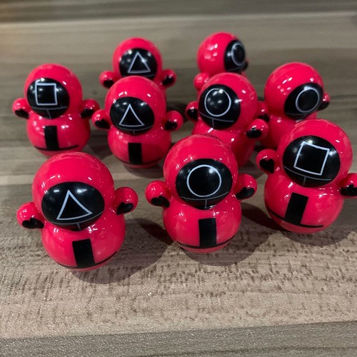 Lật đật mini hot tiktok.Trò chơi con mực squit game