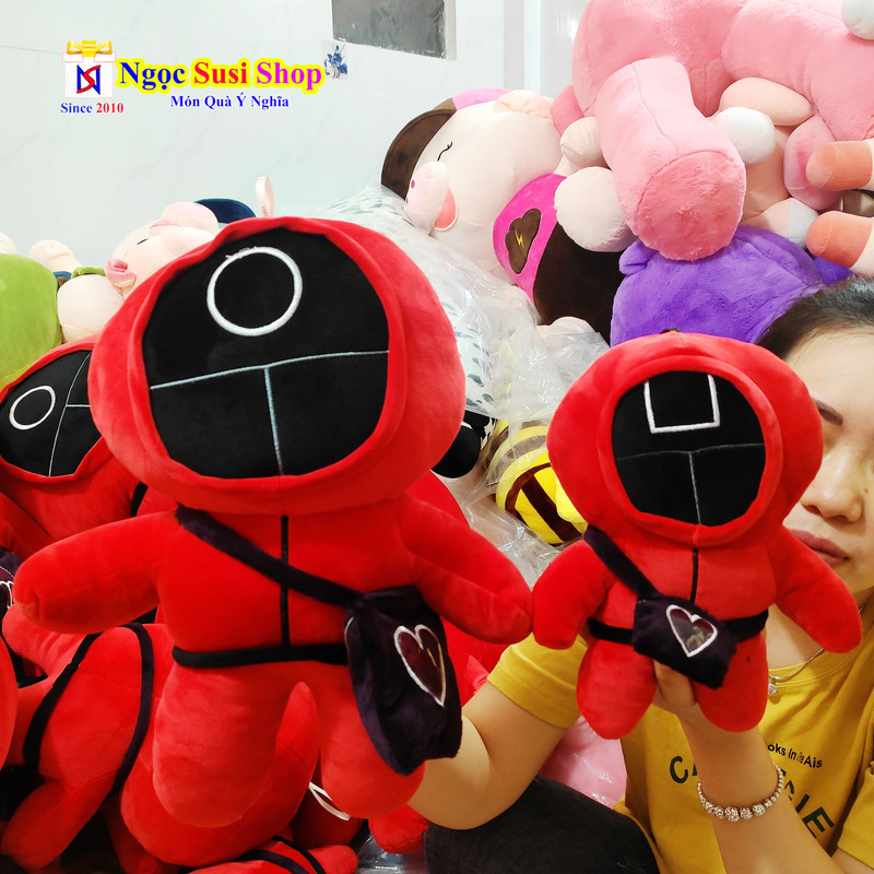 GẤU BÔNG TRÒ CHƠI CON MỰC KHỔNG LỒ SQUID GAME [ SIÊU ĐẸP]