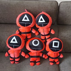 Thú nhồi bông squid game cute ,gấu bông lính gác trò chơi con mực 30 cm mầu đỏ siêu mềm mịn dễ thương Thú nhồi bông squid game cute ,gấu bông lính gác trò chơi con mực 30 cm mầu đỏ siêu mềm mịn dễ thương