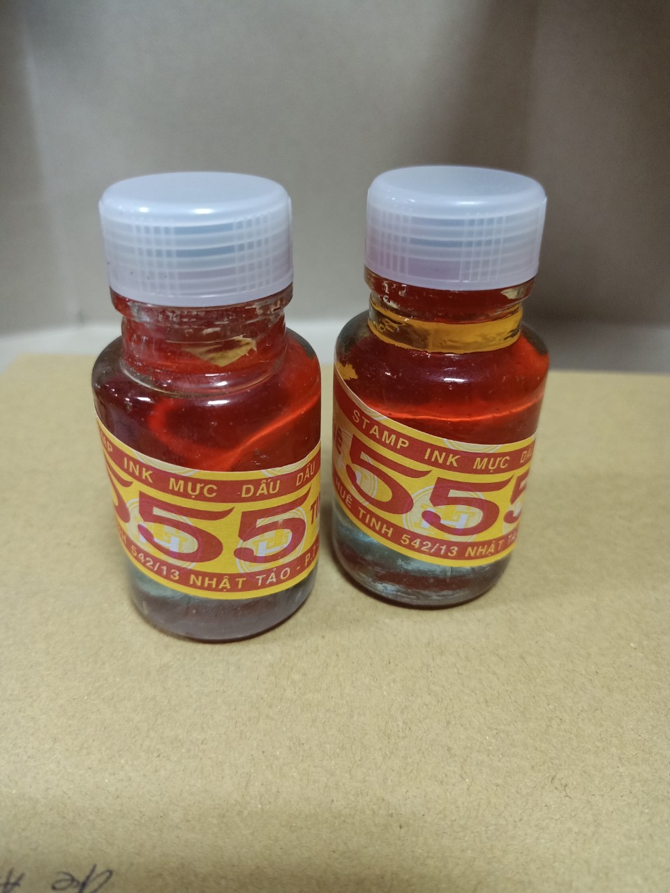 Combo 12 chai Mực đóng dấu 555 Huê Tinh màu đỏ chai thủy tinh