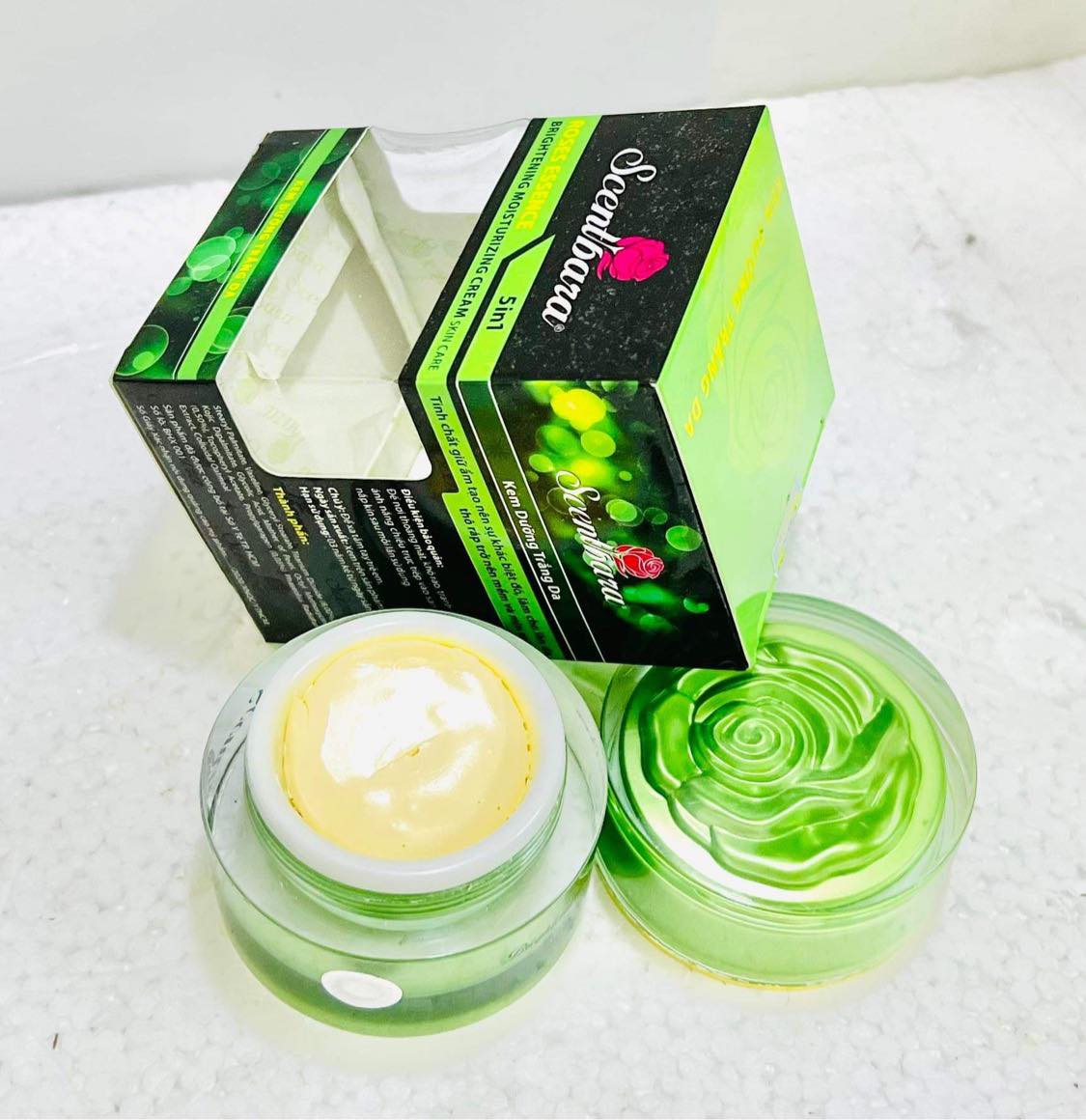 Kem dưỡng trắng da scentbara 5in1 roses essence brightening - HX1894