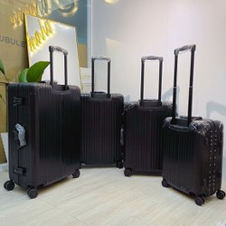 vali khung nhôm khoá sập