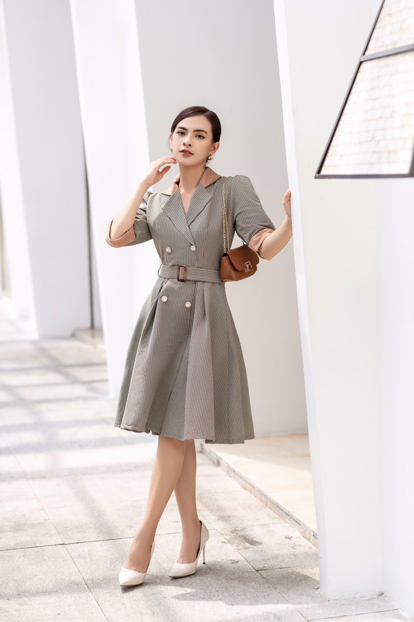 Đầm caro cổ sơ mi phối ren