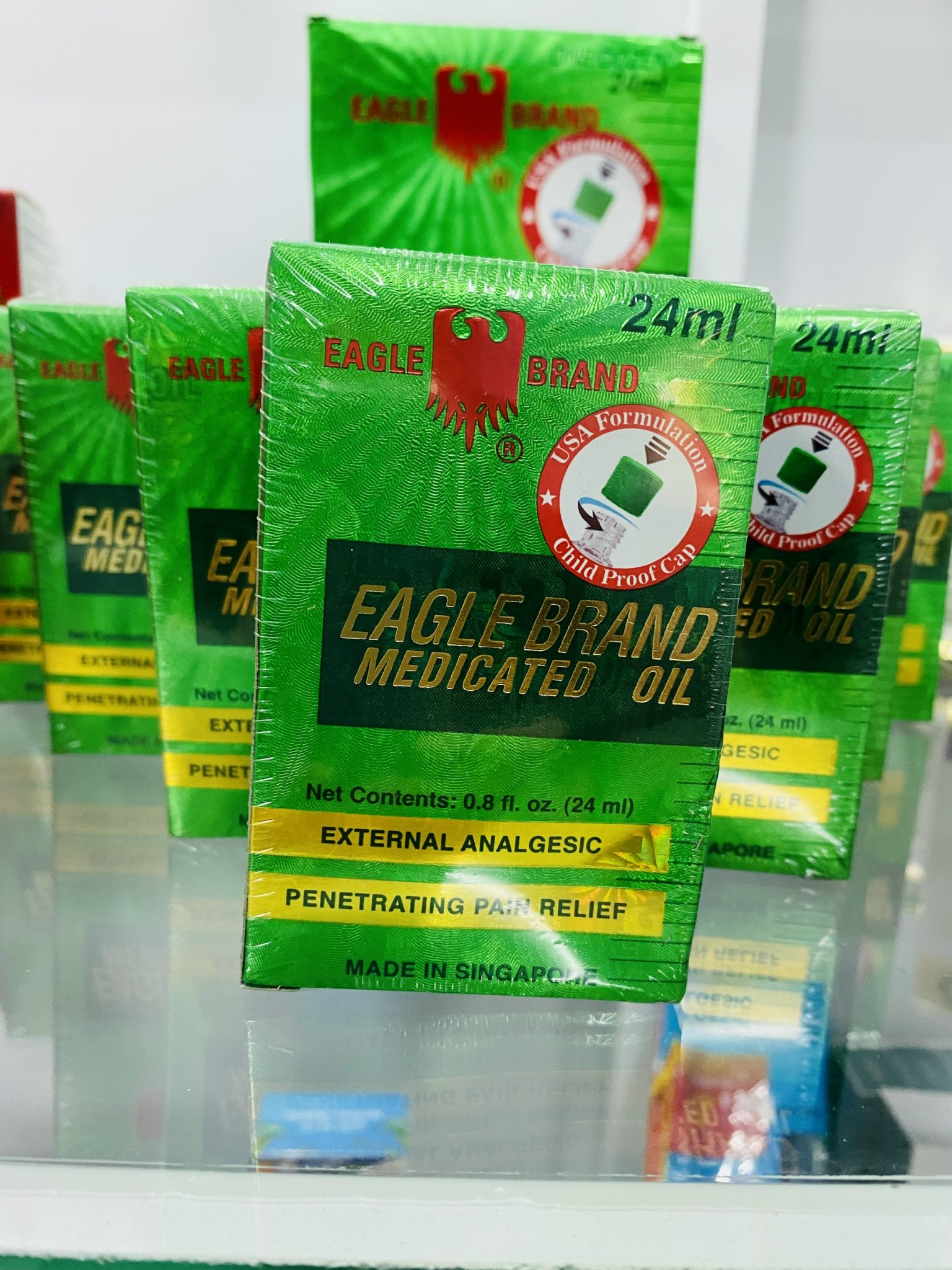 Hình ảnh Dầu Gió Xanh Con Ó Eagle Brand 24ml