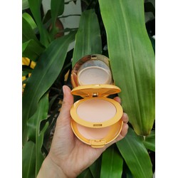 Phấn nền trang điểm 2 tầng Karite Vitamin mềm mịn kèm gương mút