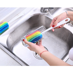 Cọ rửa ly, cốc, bình sữa nhiều màu giúp dễ dàng vệ sinh tận sâu bên trong vật dụng