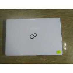 LAPTOP FUJITSU ( CORE I5 7200U RAM 4GB SSD 256GB )