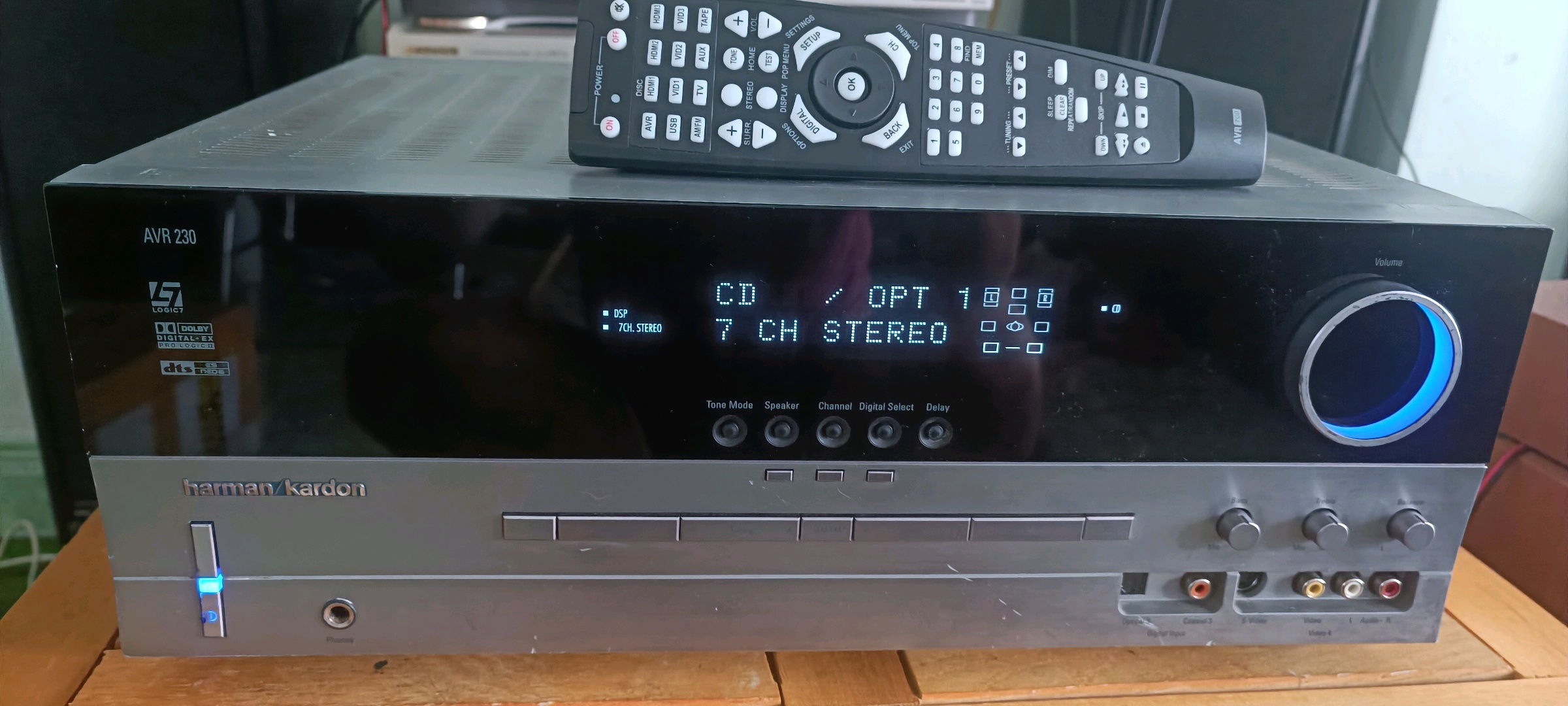 Amply số 6.1 Harman Kardon xuất châu âu điện 230v