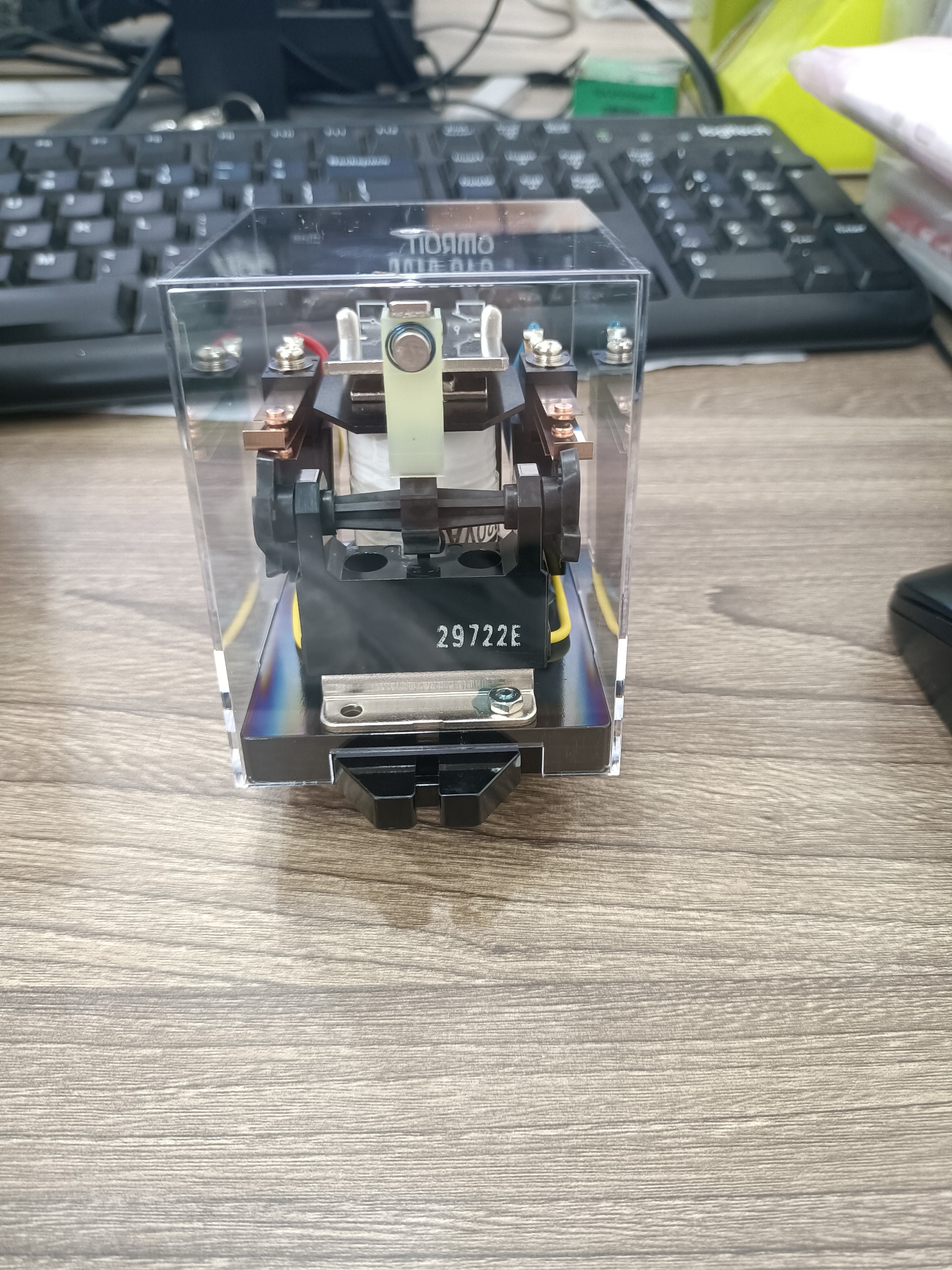 Rờ le G4Q-212S AC220 (Mã SP: G4Q-212S AC220)