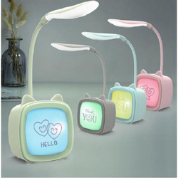 Đèn Led Để Bàn Kiêm Đèn Ngủ Hình Chiếc Lá 3 Chế Độ Sáng Dùng Pin Sạc