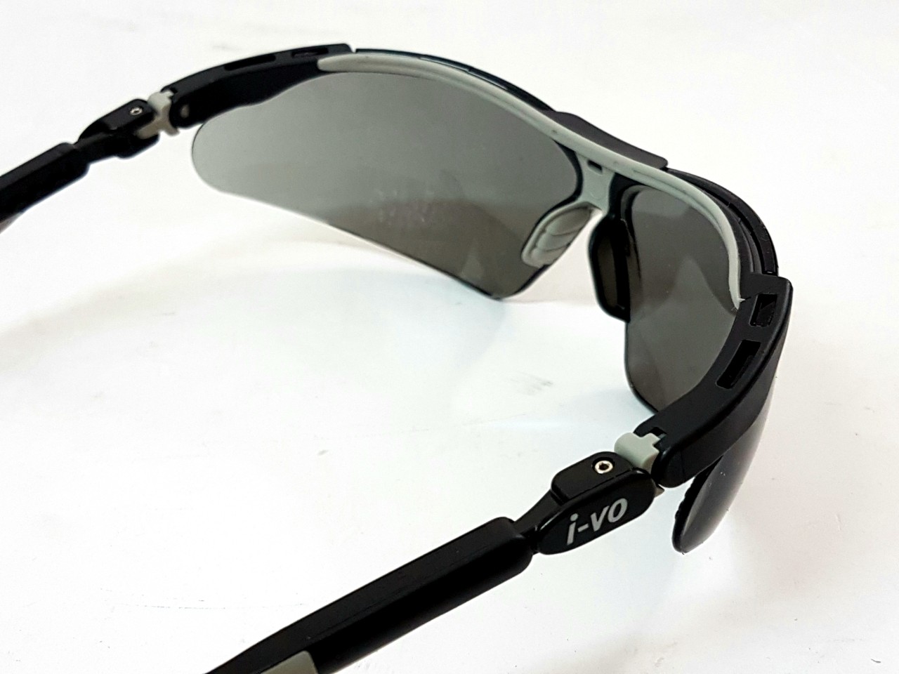 Kính bảo hộ cao cấp Uvex 9160-076 (Mã SP: UVEX-9160-076)